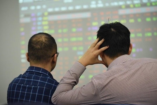 Chứng khoán tuần qua: Thị trường rung lắc mạnh, khối ngoại “xả” ròng gần 700 tỷ đồng cổ phiếu FPT