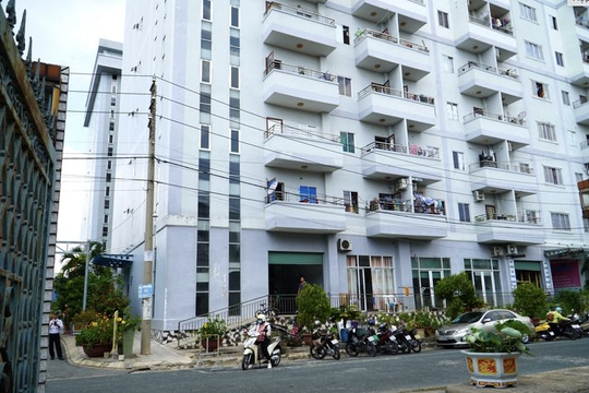 Nhà ở xã hội vẫn xa “tầm với” của người thu nhập thấp