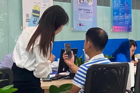 NHNN: Dừng mọi giao dịch tài khoản doanh nghiệp nếu chưa sinh trắc học