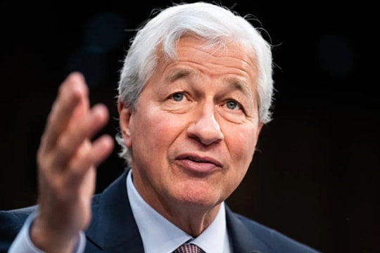 Nghệ thuật ‘cảnh báo khủng hoảng’ của Jamie Dimon giúp JPMorgan Chase lãi 58 tỷ USD, vô địch toàn ngành nhưng lại khiến nhà đầu tư ‘khóc ròng’