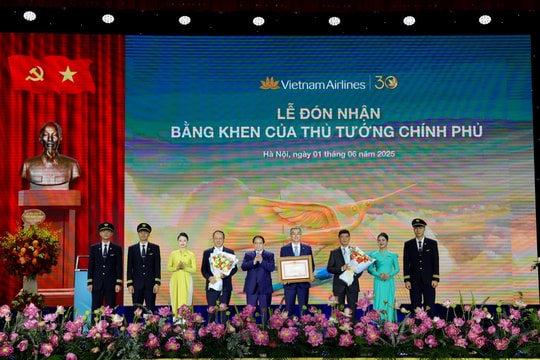 Dấu ấn 30 năm: Vietnam Airlines vinh dự nhận bằng khen của Thủ tướng Chính phủ 