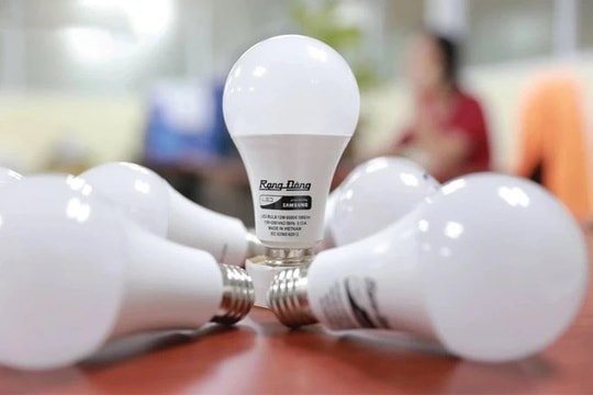 Huyền thoại hàng tiêu dùng Việt gặp khó vì 'đại hồng thủy' hàng Trung Quốc, vẫn trả cổ tức tiền mặt 50%, một 'người quen' ra tay cứu giúp