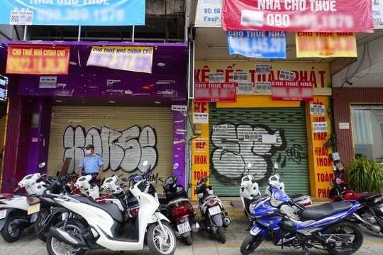 Hàng quán tại Tp.HCM vẫn thi nhau đóng cửa, trả mặt bằng