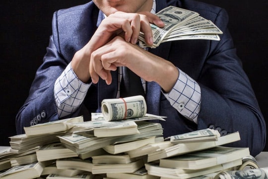 Bán hàng Trung Quốc không nhãn hiệu tại hơn 7.000 chi nhánh khắp thế giới, một công nhân thành tỷ phú nhờ chiến lược ‘đánh lừa thị giác’, sở hữu đến 2,4 tỷ USD