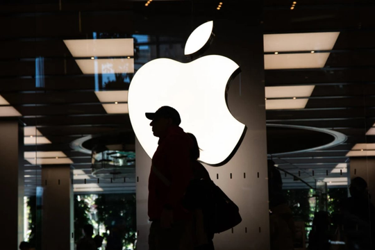 Hết thời là nhà tiên phong, Apple đang lặng lẽ đứng ngoài cuộc đua công nghệ lớn nhất thế kỷ, tương lai đế chế 3.000 tỷ USD sẽ ra sao?