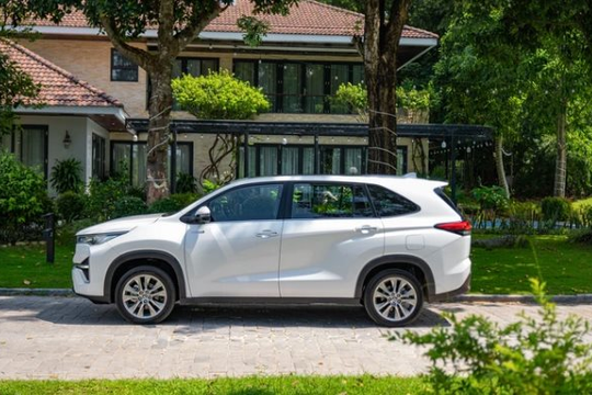 Trước khi VinFast Limo Green xuất hiện, mẫu xe huyền thoại của Toyota đang bán ra sao ở Việt Nam?