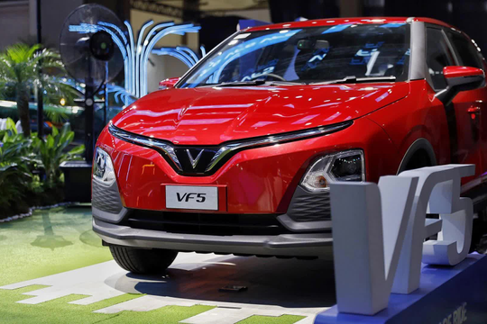 Vì sao VinFast 'xoay trục', xây luôn 2 nhà máy xe ở thị trường này?