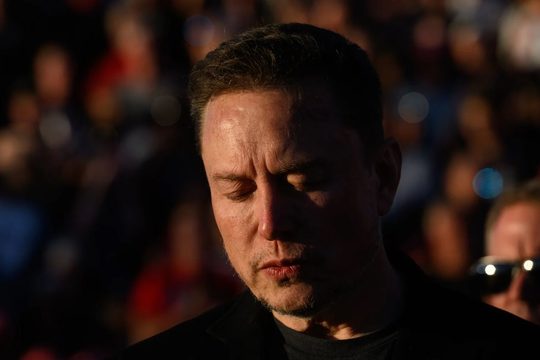 Elon Musk sắp mất 2 tỷ USD/năm khi Mỹ xem xét ngừng bán tín chỉ carbon, Tesla từ lãi hơn 400 triệu USD xuống lỗ 186 triệu USD