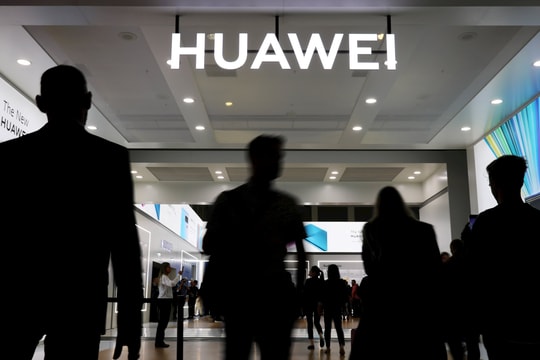 Huawei thừa nhận chưa thể sánh kịp đối thủ Mỹ, hé lộ hàng loạt khó khăn đằng sau hình ảnh ‘kẻ thách thức toàn cầu’ từng được miêu tả
