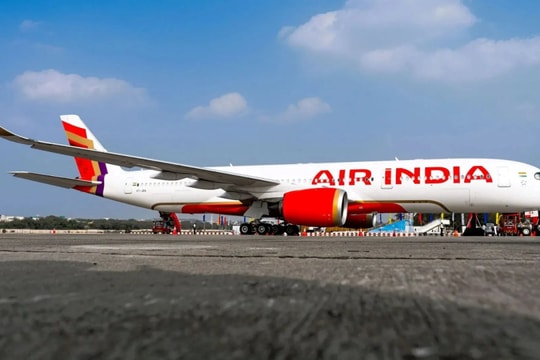 Máy bay chở 156 khách của Air India hạ cánh khẩn cấp vì bị đe dọa đánh bom