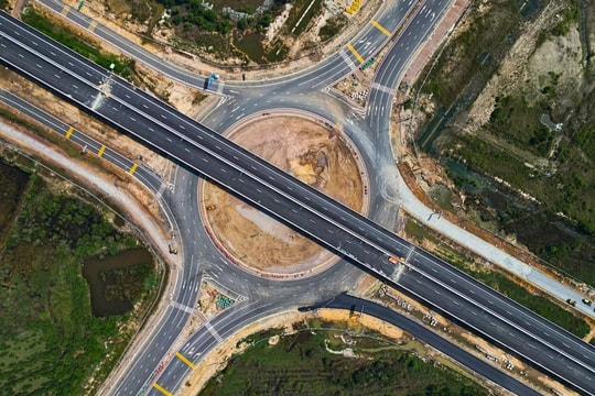 Thông xe gần 30km nối Long An với cảng Hiệp Phước và sân bay Long Thành, nhà đầu tư bắt đầu gom đất