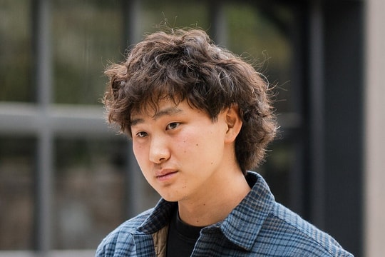 Thiên tài 28 tuổi khiến Mark Zuckerberg chi 15 tỷ USD để chiêu mộ: CEO công ty 29 tỷ USD nhưng tự tay duyệt từng hồ sơ tuyển dụng