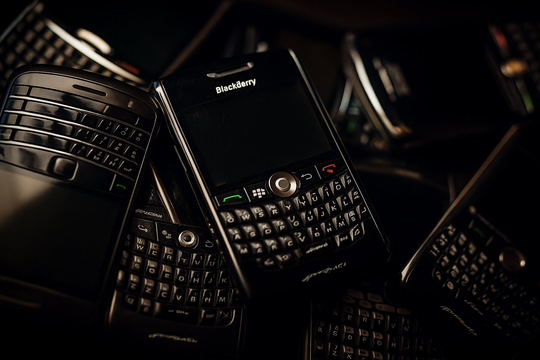 Blackberry - Hành trình từ biểu tượng quyền lực đến cú trượt dài chí mạng: Rơi vào quên lãng chỉ trong 10 năm, bảo thủ nên thua đau Samsung, iPhone