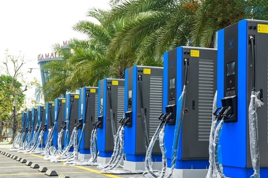 "Đại gia" Nhà nước bắt tay Vingroup phát triển hệ thống trạm sạc xe điện toàn quốc thu gần 15.000 tỷ từ bán điện sau 5 tháng
