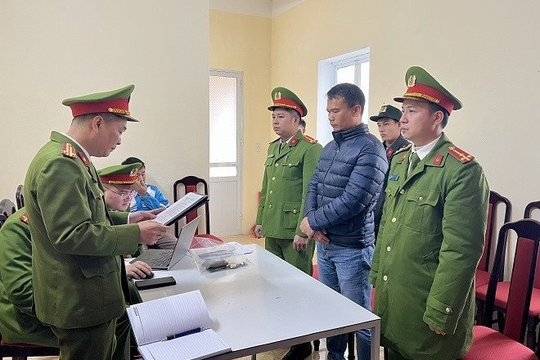 Những người đã mua cổ phiếu này khẩn trương đến cơ quan công an phối hợp làm việc