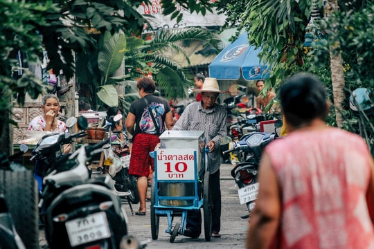 Thái Lan đang có cú sốc kinh tế chưa từng có, thừa nhận rơi vào “khủng hoảng”