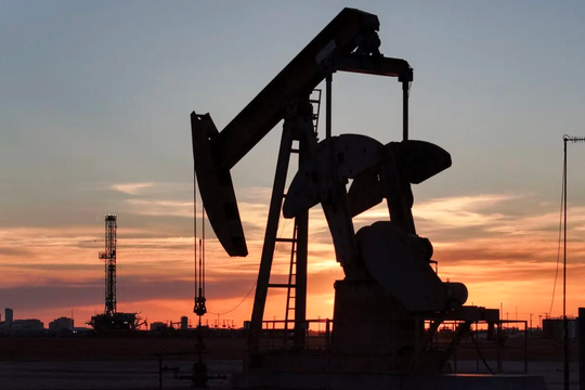 Iran đe dọa đóng cửa Eo biển Hormuz, giới chuyên gia báo động 'đỏ' giá dầu có thể tăng vượt 100 USD/thùng