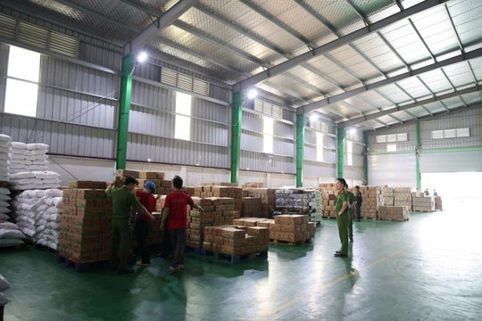 Bộ Công an: Kiên quyết xử lý cả hành vi tiếp tay cho buôn lậu, hàng giả từ cơ quan chức năng