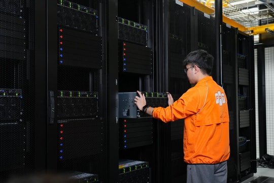 FPT hé lộ tham vọng phát triển 3 nhà máy AI trên toàn cầu, đưa Việt Nam trở thành quốc gia dẫn đầu khu vực về hạ tầng tính toán AI