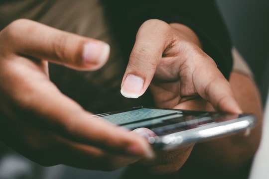 Công an cảnh báo các tin nhắn SMS, Zalo, Facebook có thể khiến người dân bị đánh cắp toàn bộ thông tin cá nhân và tiền trong tài khoản ngân hàng