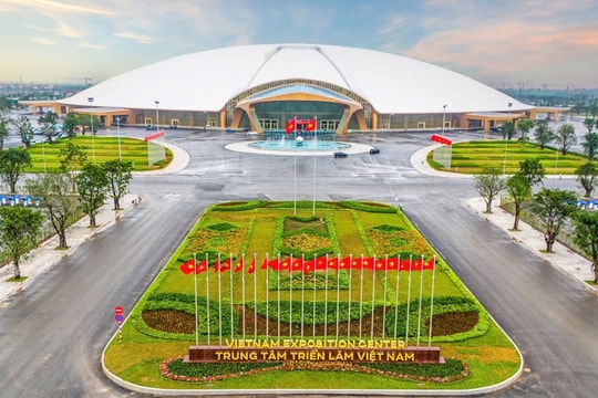 Sau 300 ngày nâng thành công 24.000 tấn thép lên cao 56m, Vingroup giúp Việt Nam tạo kỷ lục thế giới mới