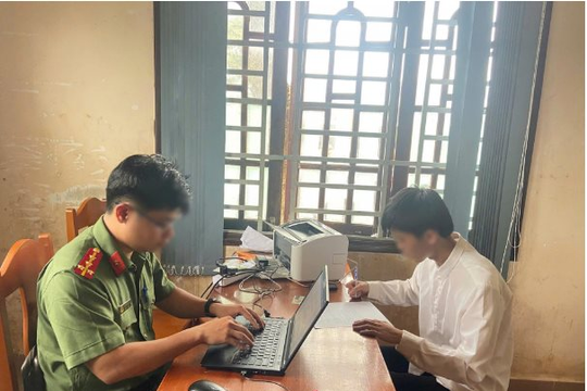 Nam sinh 2007 bị khởi tố vì sử dụng thiết bị công nghệ cao để gian lận trong  kỳ thi tốt nghiệp Trung học phổ thông 2025