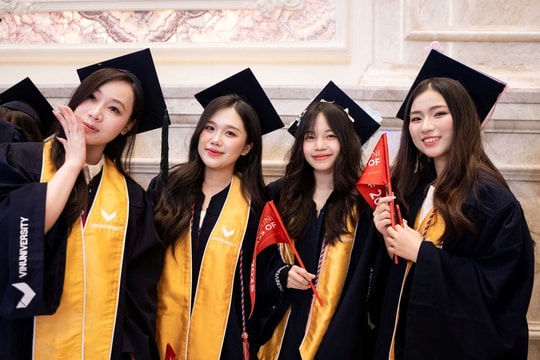 Lễ tốt nghiệp đặc biệt tại ĐH của tỷ phú Phạm Nhật Vượng: 55% sinh viên được Google, Qualcomm… mời về làm, có em nhận đãi ngộ đến 5,2 tỷ đồng/năm