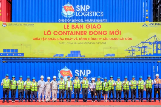 Tỷ phú Trần Đình Long lần đầu tiên bán vỏ container cho công ty thuộc Quân chủng Hải quân – Bộ Quốc phòng