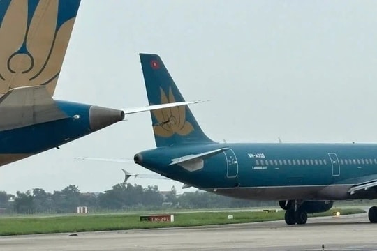 Vụ va chạm của 2 máy bay Vietnam Airlines trên đường băng lên báo nước ngoài, người đọc bình luận: Sự việc đáng tiếc nhưng vẫn còn may