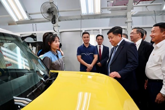 Thi công thần tốc chỉ 7 tháng, tập đoàn của tỷ phú Phạm Nhật Vượng khánh thành nhà máy xe điện thứ 2 ở VN