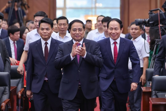 Từ ngày mai, một mô hình chính thức được triển khai ở Việt Nam, đảm bảo thông suốt thủ tục cho toàn dân