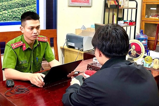 Vừa chuyển khoản thành công cho con trai 2003 20 triệu đồng, bố vội báo công an