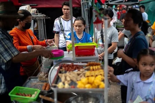 Một quốc gia đang gánh núi nợ “khổng lồ”, cao nhất Đông Nam Á