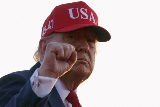 Ông Trump tuyên bố bắt đầu gửi thư thông báo thuế quan tới các nước từ hôm nay 