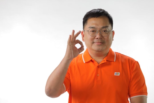 Ông Hoàng Nam Tiến nói “AI hiểu tôi hơn vợ”, DN Việt Nam đang ứng dụng AI ra sao để bán được hàng?