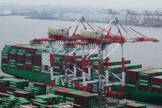 Ông Trump nói Nhà Trắng đã gửi thư thông báo mức thuế 25% tới Hàn Quốc Nhật Bản, dọa sẽ tăng thêm 25% nếu trả đũa