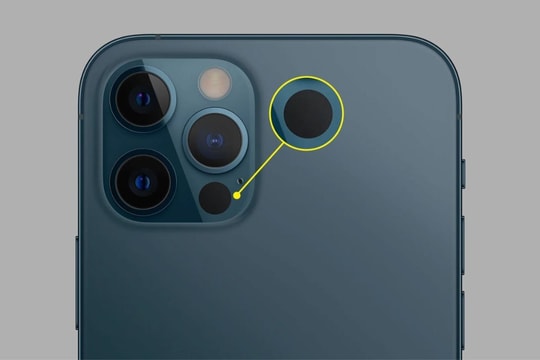 Rất nhiều người sẽ không biết "lỗ tròn màu đen" nằm dưới camera iPhone này dùng để làm gì
