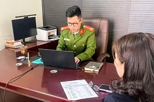 Người phụ nữ Hà Nội có 153 triệu đồng nhưng chỉ rút được 2,5 triệu, tiếp 300 triệu thì sập hệ thống