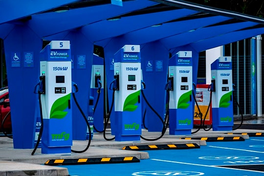 Hà Nội hướng tới việc cấm xe xăng vào vành đai, doanh nghiệp niêm yết nào hưởng lợi?