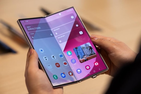Nhà báo công nghệ: "Điện thoại mới của Samsung rất tuyệt nhưng vẫn hụt hơi trước máy Trung Quốc ở 1 thứ"