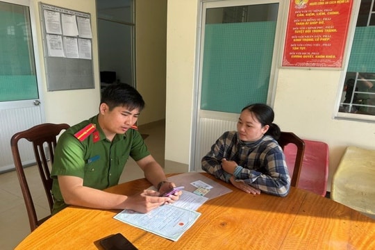 Người phụ nữ ở Tây Ninh đi trình báo do nghi ngờ bị lừa đảo, kết quả được Công an phát hiện ứng dụng lạ được cài trong điện thoại