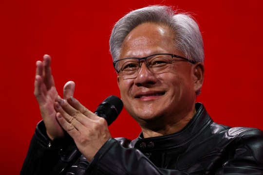 Jensen Huang báo tin vui, cánh cửa vào thị trường tỷ dân mở toang với chip AI H20 của Nvidia