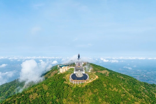 Một tỉnh sẽ cho đấu giá đất trên đỉnh núi làm khu nghỉ dưỡng, mức khởi điểm là hơn 819 tỷ đồng