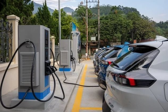 "Đại gia" Nhà nước bắt tay Vingroup phát triển hệ thống trạm sạc xe điện toàn quốc thu hơn 17.800 tỷ từ bán điện sau 6 tháng