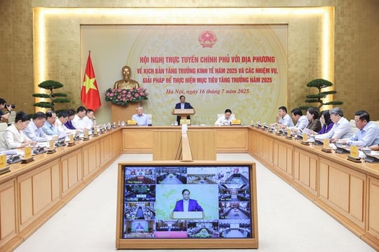 Chính phủ đặt mục tiêu tăng trưởng GDP năm 2025 khoảng 8,3 - 8,5%: 'Đầu tàu' kinh tế gồm Hà Nội, TPHCM, Quảng Ninh, Thái Nguyên... được giao nhiệm vụ quan trọng