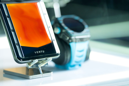 Việt Nam nhiều người giàu Top 6 khu vực, loạt thương hiệu cao cấp Garmin, LAVA International, Vertu... ồ ạt tăng hiện diện