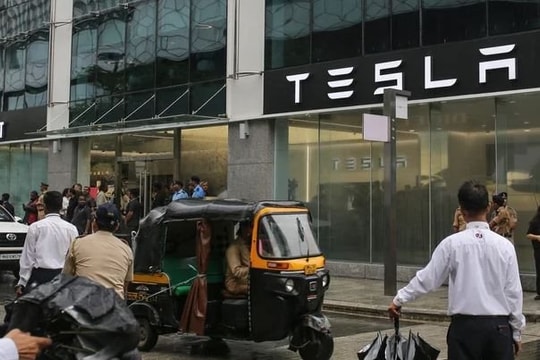Tesla cuối cùng cũng khai trương showroom đầu tiên ở Ấn Độ nhưng khách lại bỏ cọc: Chuyện gì đây?