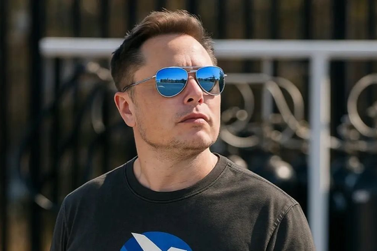Tỷ phú Elon Musk cũng tham gia vào bê bối ngoại tình toàn cầu của CEO Astronomer, để lại một bình luận gây xôn xao dư luận