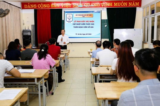 Tổng kết lớp cập nhật kiến thức thẩm định giá CNKT2025.12 tại Hà Nội