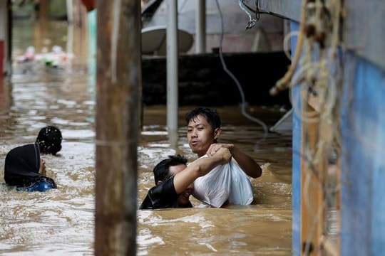 Luôn được "thần thánh hóa" ở mọi lĩnh vực, vì sao AI lại bó tay khi được giao tìm kiếm nạn nhân bão lũ?